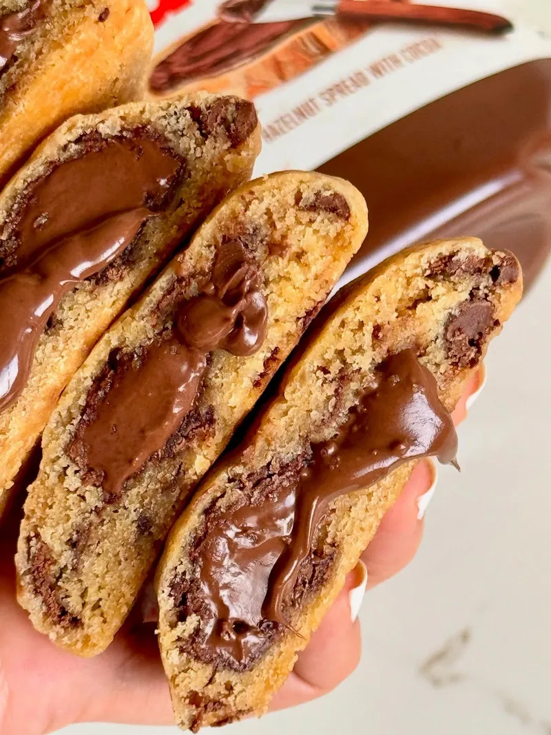 Ay Mamita — Galleta de oreo rellena de chocolate blanco